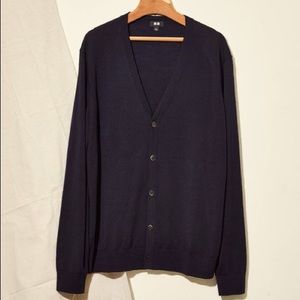 UNIQLO MEN 100% EXTRA FINE MERINO V NECK CARDIGAN BLACK